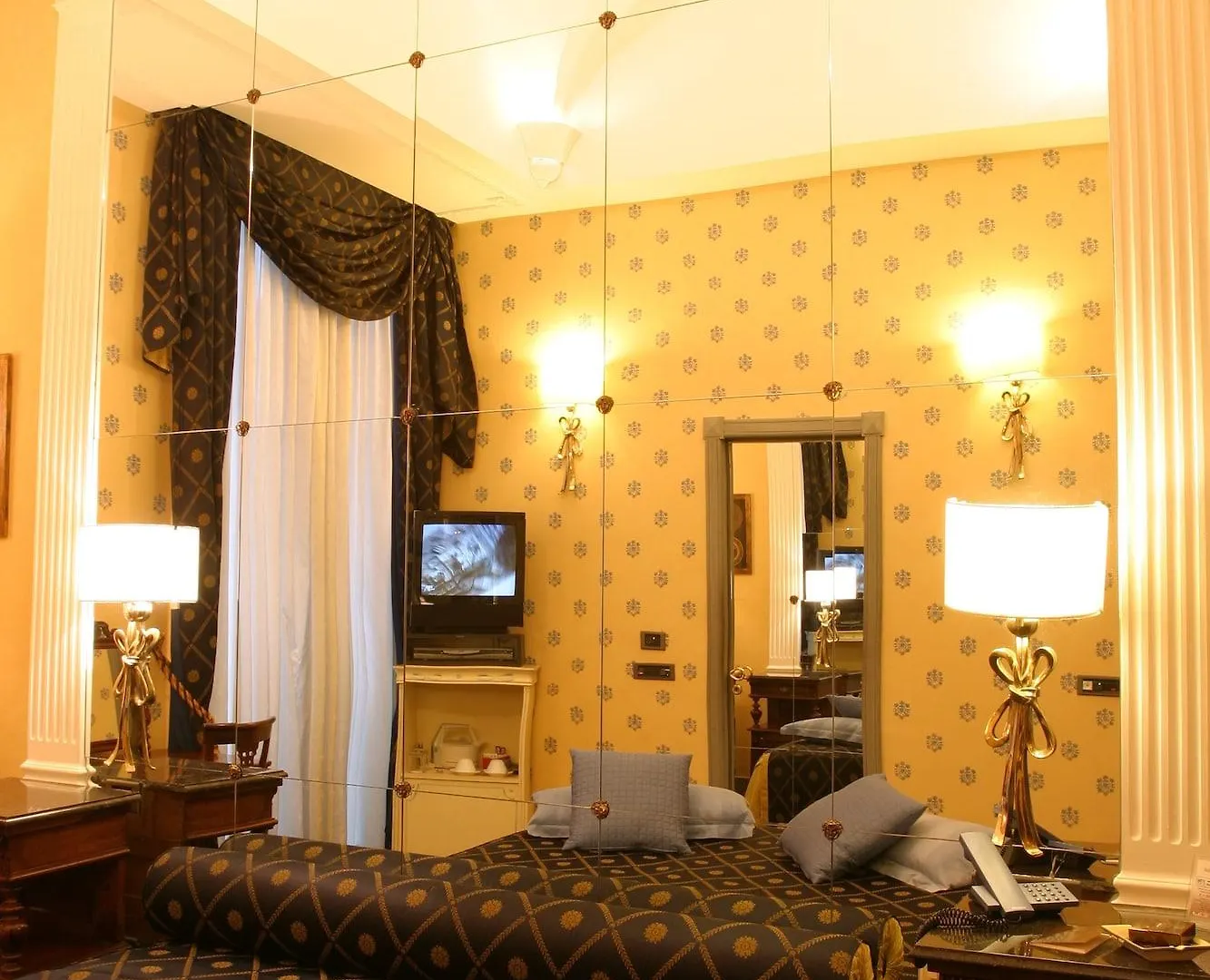 Hotel Miramare Naples 4*,