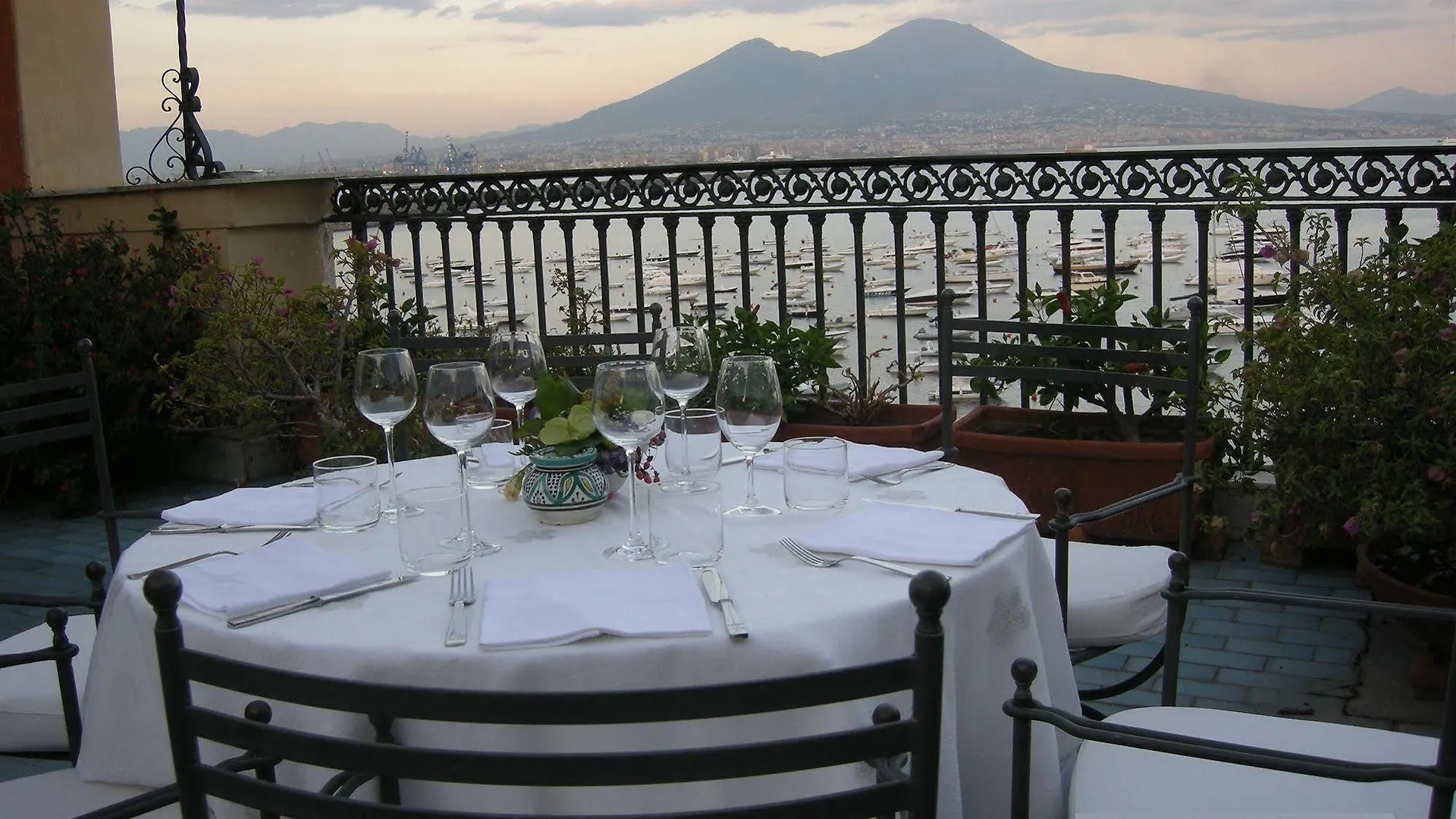 Hotel Miramare Naples 4*,